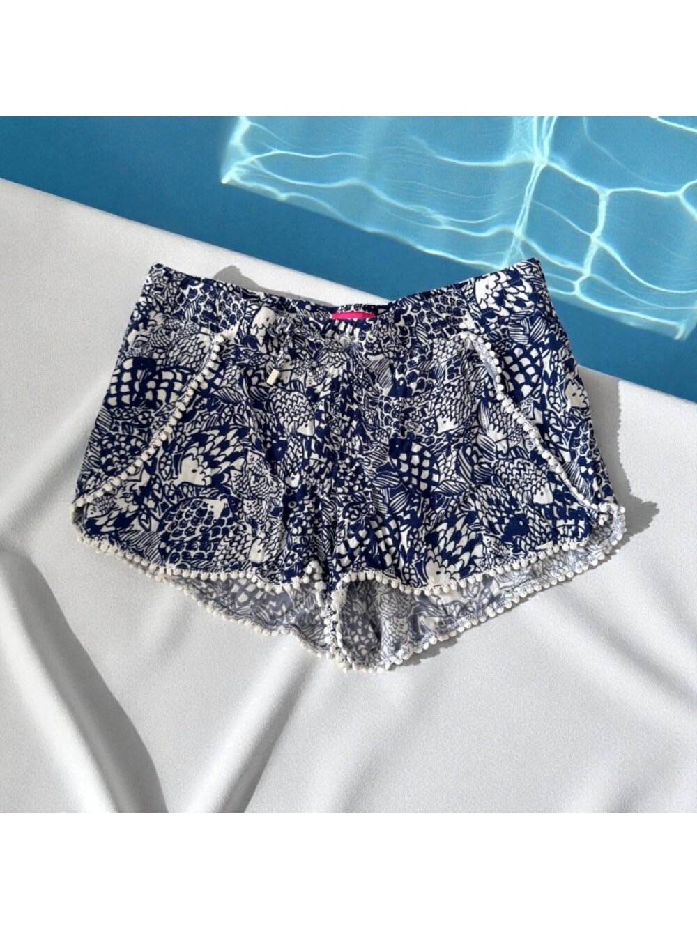 LILLY PULITZER Blue White Nautical Shorts Size Medium